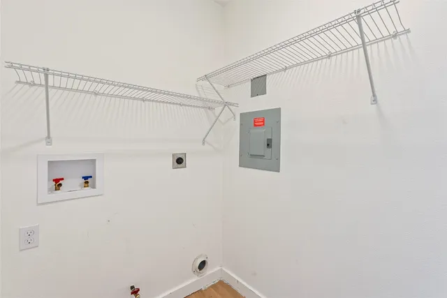 a white wall with white walls