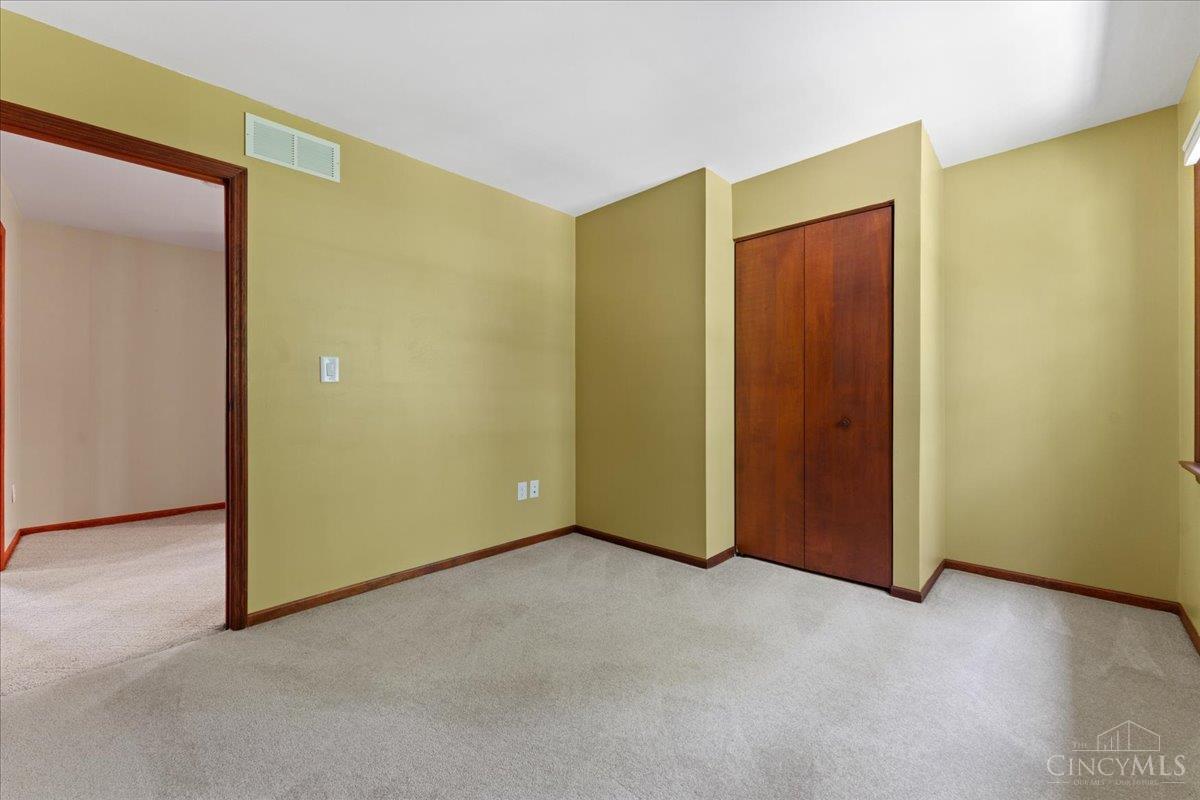 10911 Gosling Road Cincinnati, OH 45252 - Photo 4 of 73