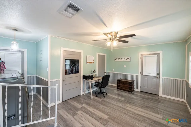 a very nice looking room with lots of stuff