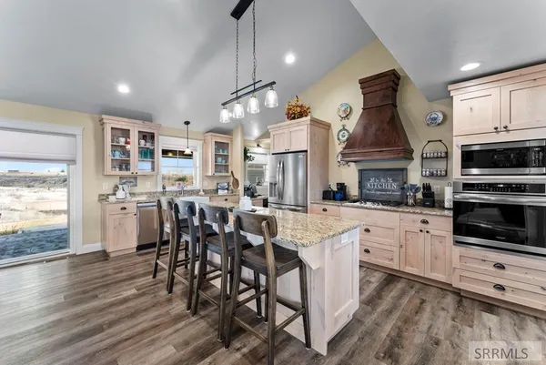 $1,000,000 | 2786 East 500 Road North, St. Anthony, ID 83445