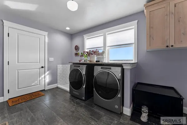 $1,000,000 | 2786 East 500 Road North, St. Anthony, ID 83445