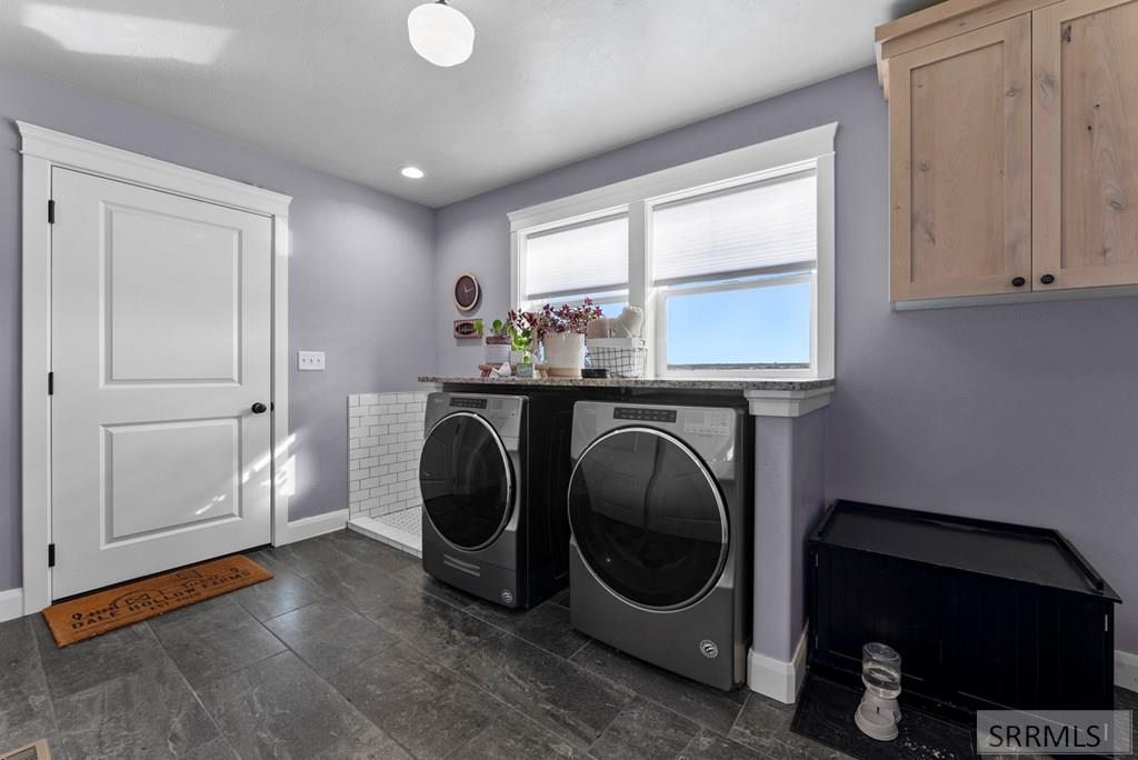 2786 East 500 Road North St. Anthony, ID 83445 - Photo 15 of 75 Large Laundry & Mud room on the main