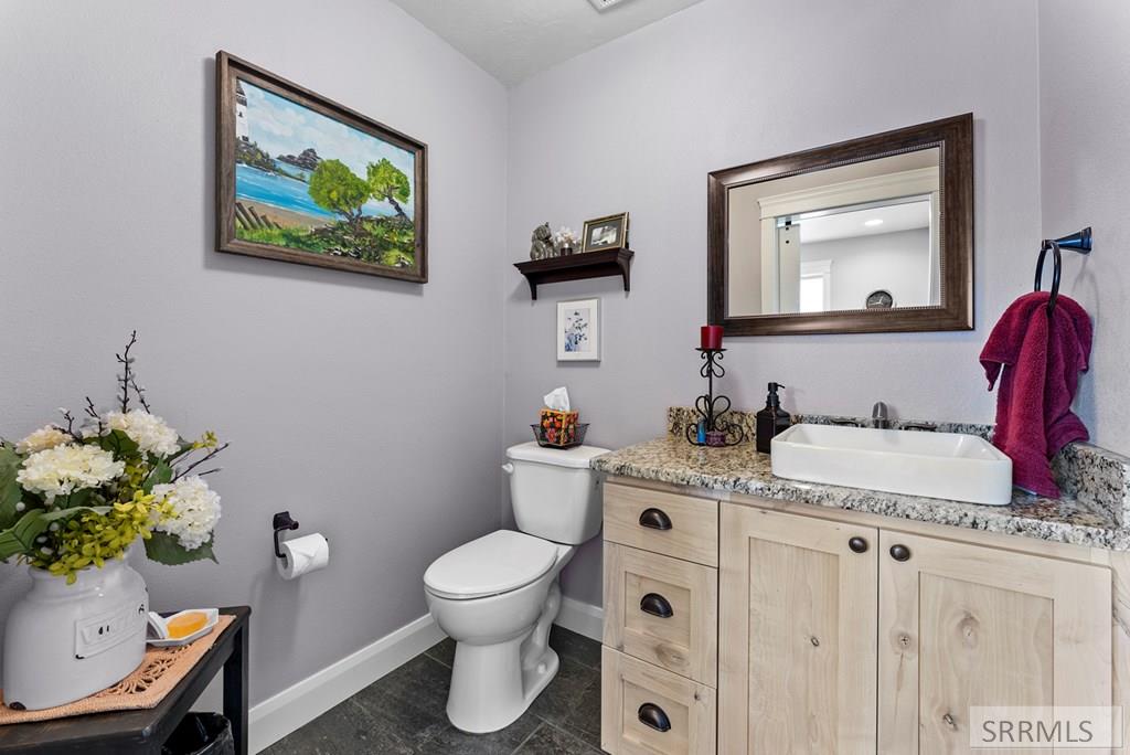 2786 East 500 Road North St. Anthony, ID 83445 - Photo 17 of 75 Main floor Guest Bath