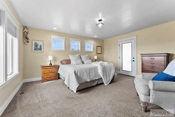 $1,000,000 | 2786 East 500 Road North, St. Anthony, ID 83445