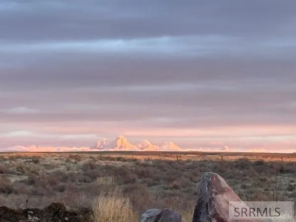 $1,000,000 | 2786 East 500 Road North, St. Anthony, ID 83445