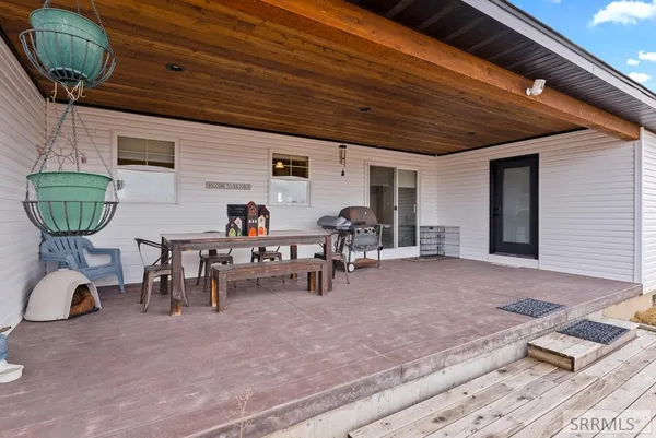 $1,000,000 | 2786 East 500 Road North, St. Anthony, ID 83445