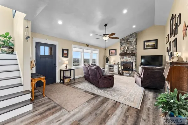 $1,000,000 | 2786 East 500 Road North, St. Anthony, ID 83445