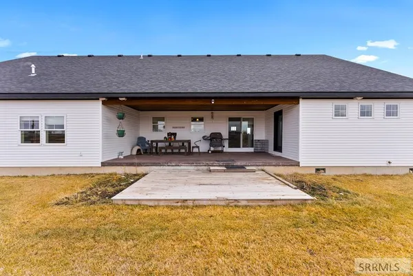 $1,000,000 | 2786 East 500 Road North, St. Anthony, ID 83445