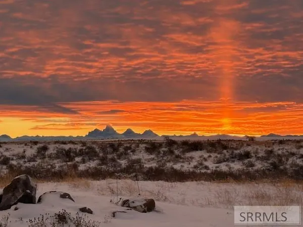 $1,000,000 | 2786 East 500 Road North, St. Anthony, ID 83445