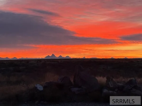 $1,000,000 | 2786 East 500 Road North, St. Anthony, ID 83445