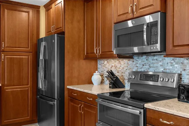 $4,500 | 395 Aruba Circle, Unit 401, Bradenton, FL 34209