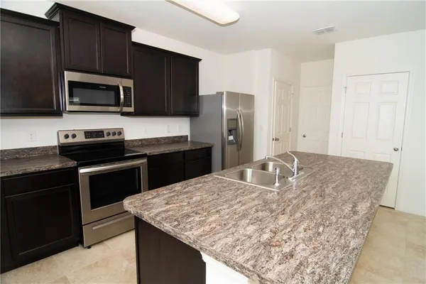 $2,400 | 3116 Yellowstone Circle, Fort Pierce, FL 34945