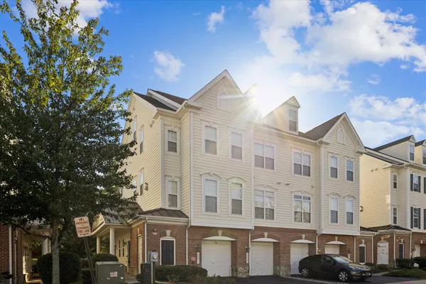 $430,000 | 6821 Hampton Bay Lane, Gainesville, VA 20155