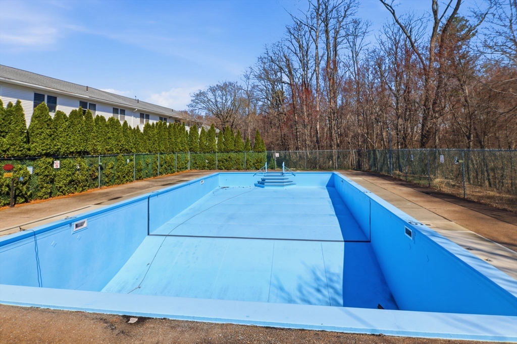 68 Colonial Circle, Unit C Chicopee, MA 01020 - Photo 38 of 40