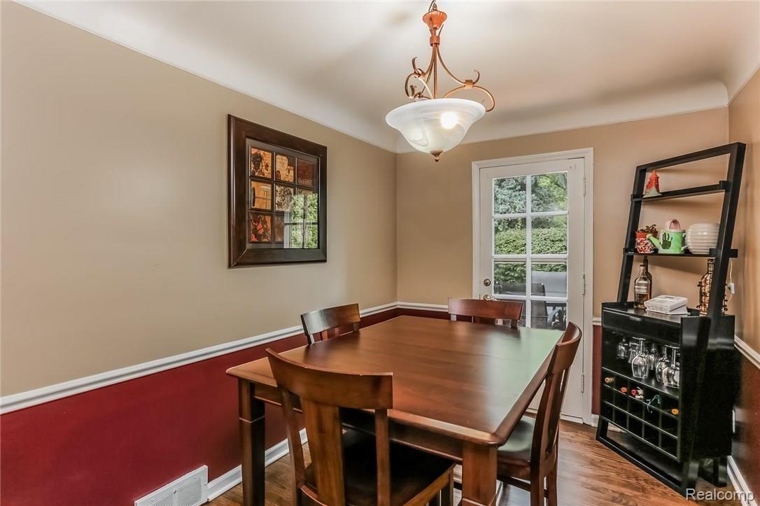 1935 Sheffield Road Birmingham, MI 48009 - Photo 6 of 31 009-Dining_Room-3198812-medium.jpg