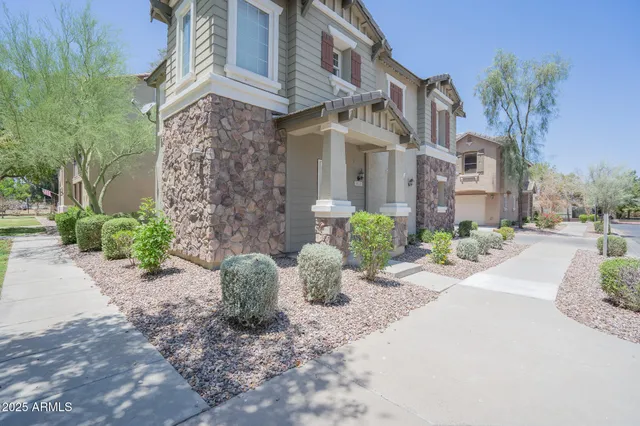 $1,850 | 5616 South 21st Place, Phoenix, AZ 85040