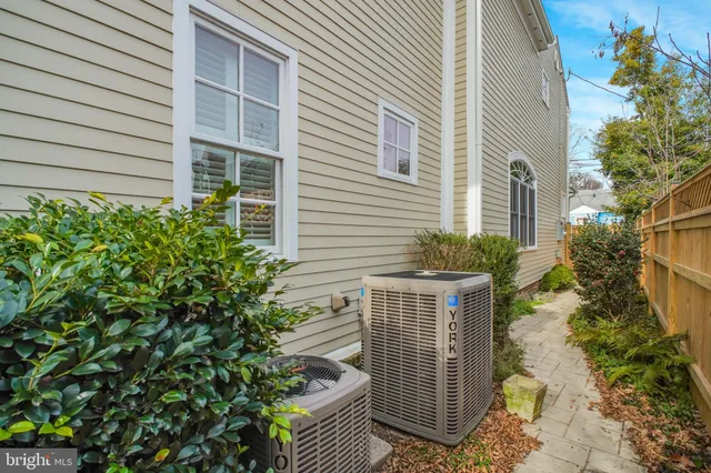 $3,500 | 204 Fauquier Street, Fredericksburg, VA 22401