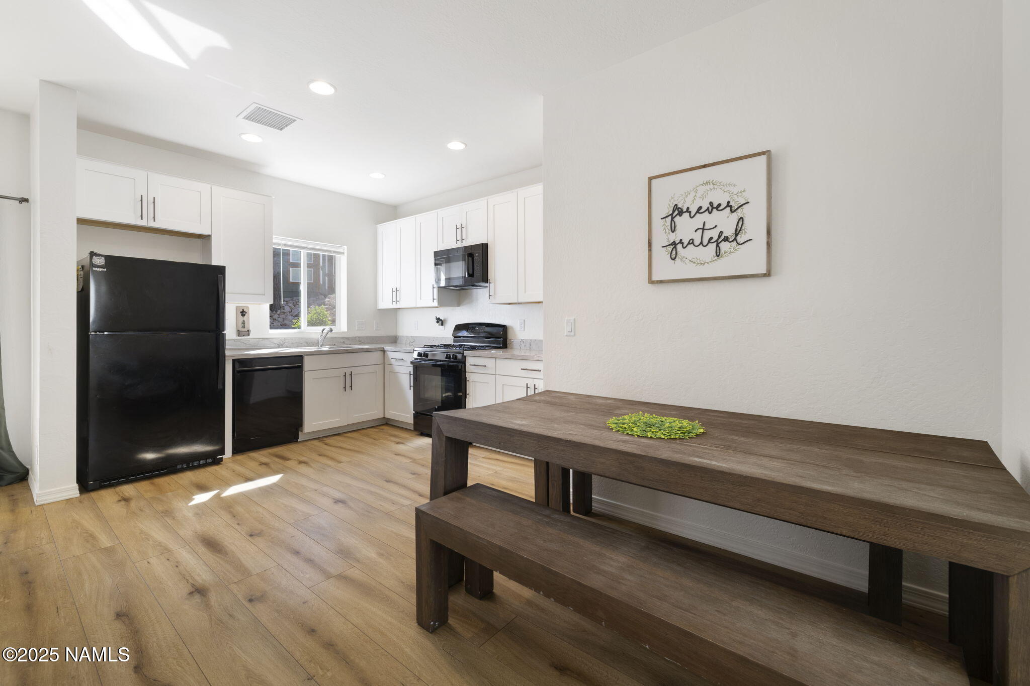 3001 East Butler Avenue, Unit 48 Flagstaff, AZ 86004 - Photo 9 of 26 Dining/Kitchen