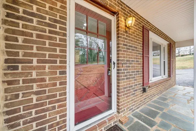 $324,750 | 2546 Willowlawn Street, Roanoke, VA 24018