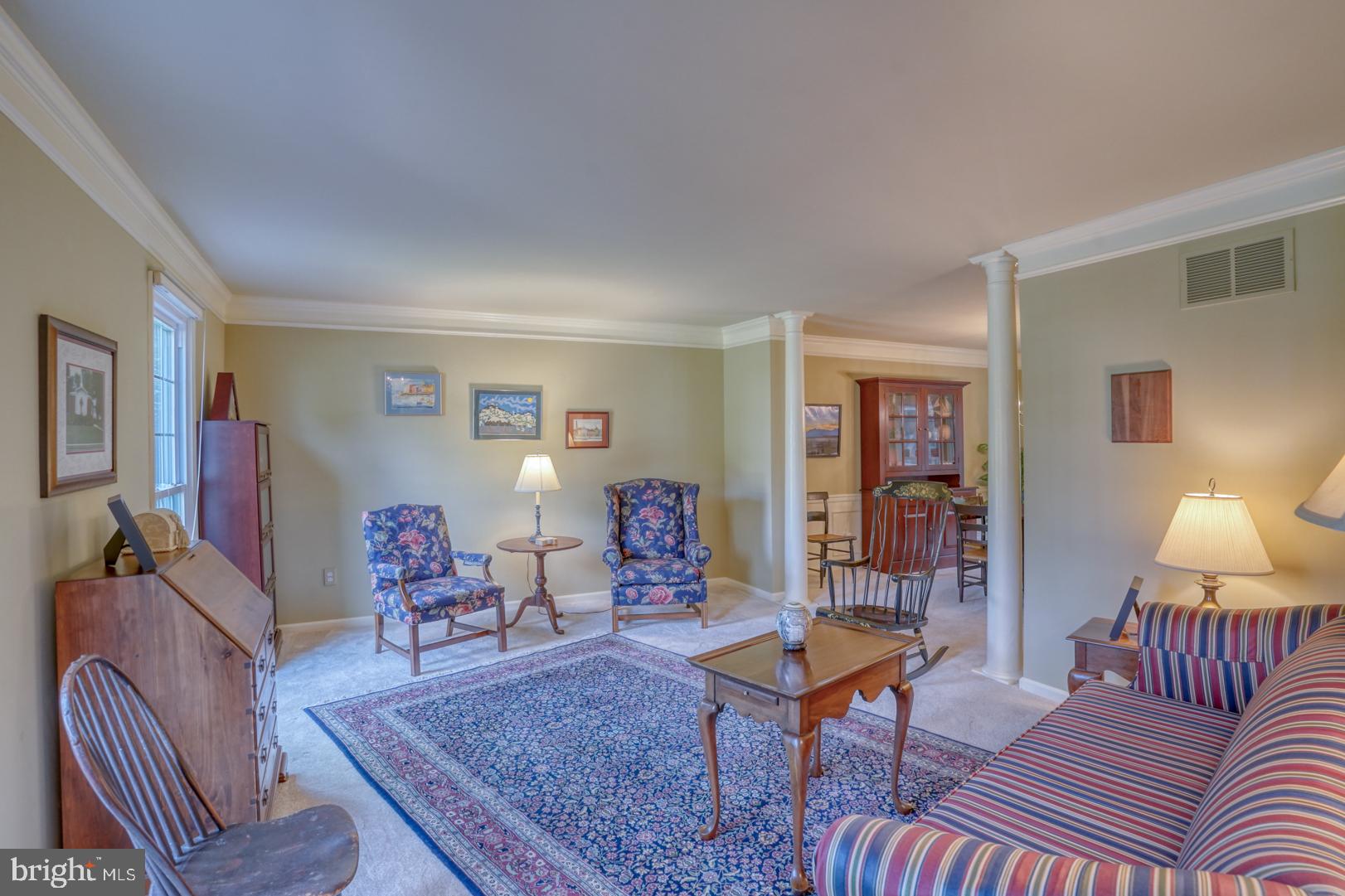 11 Woodpecker Road Newark, DE 19711 - Photo 5 of 35 Living Room with Architectural Columns