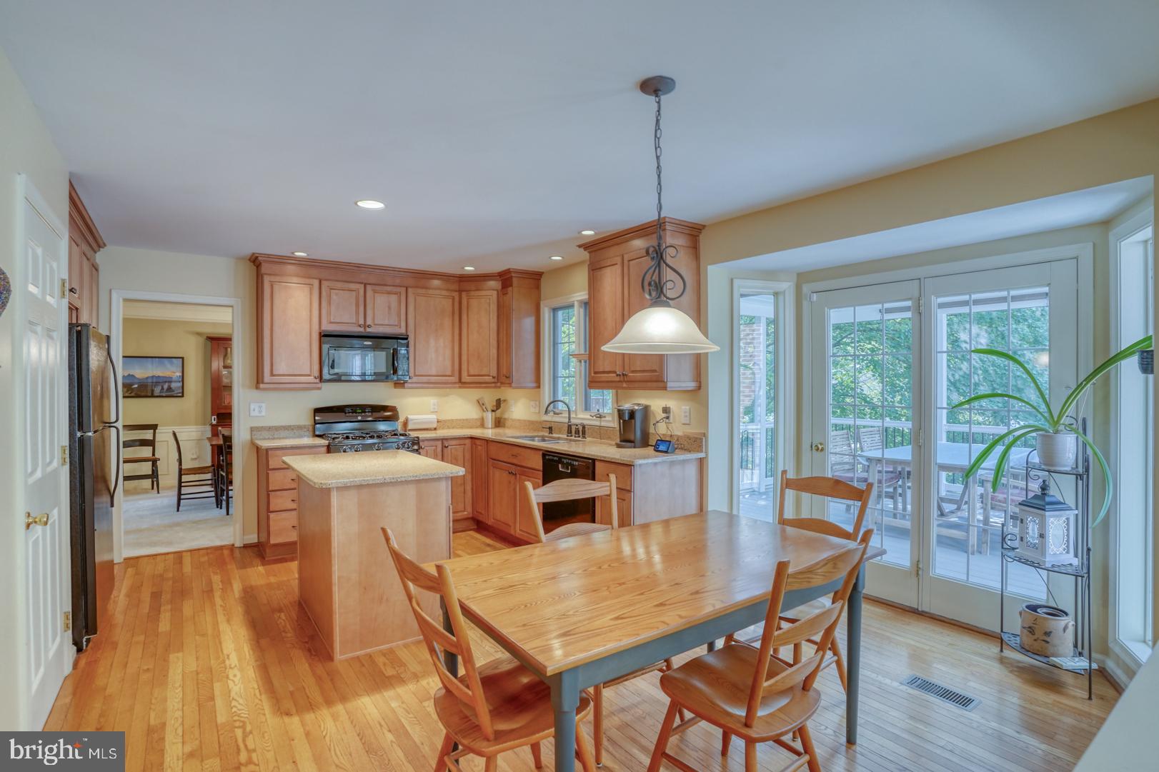 11 Woodpecker Road Newark, DE 19711 - Photo 9 of 35 Hardwood Floors and Lots of Light