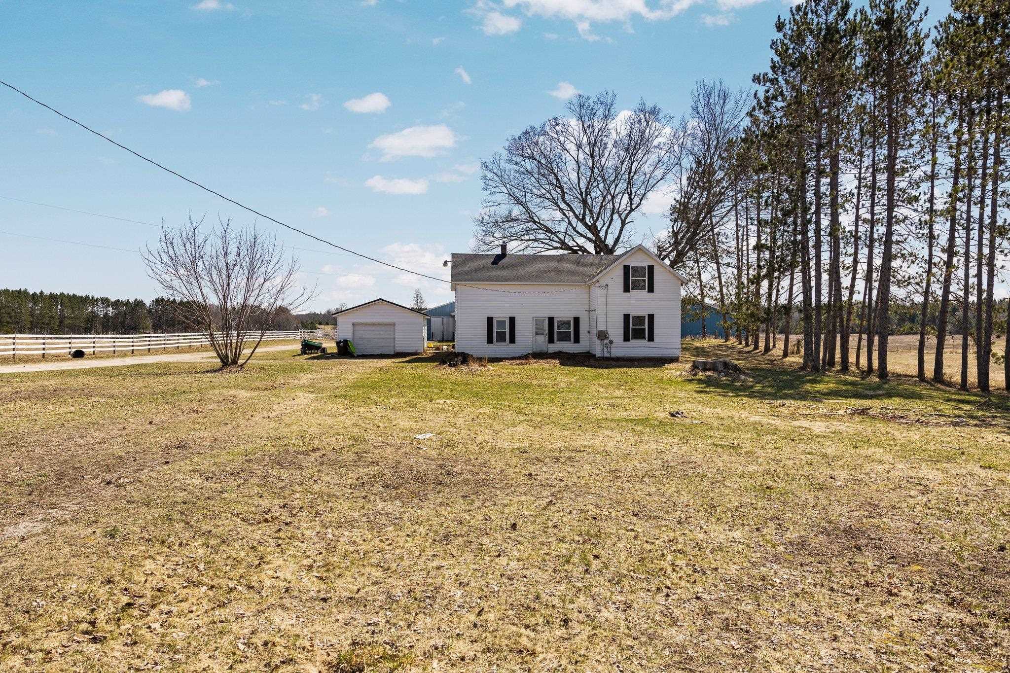 6129 Woodman Road South Boardman, MI 49680 - Photo 5 of 35 1935523-7612A4F0-A7CD-46BE-A2FA-6F4B6EFC5394.JPG