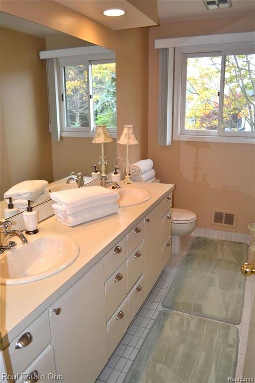 31135 Country Ridge Circle Farmington Hills, MI 48331 - Photo 30 of 37
