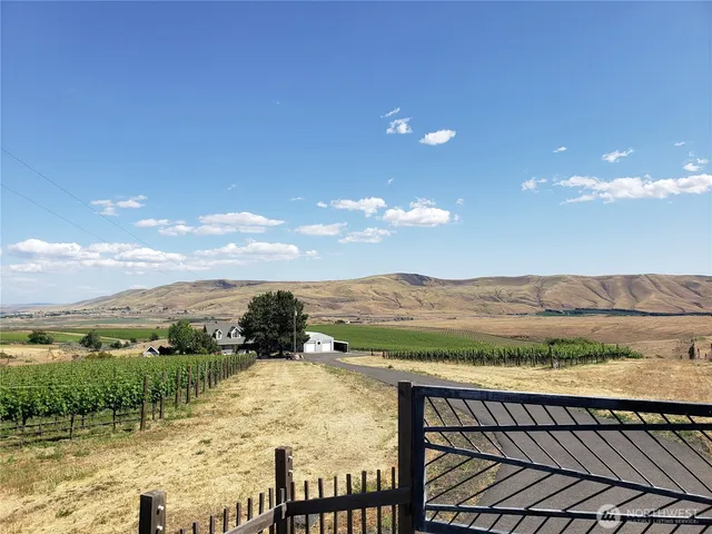 $3,000 | 44907 West Knox Road, Benton City, WA 99320
