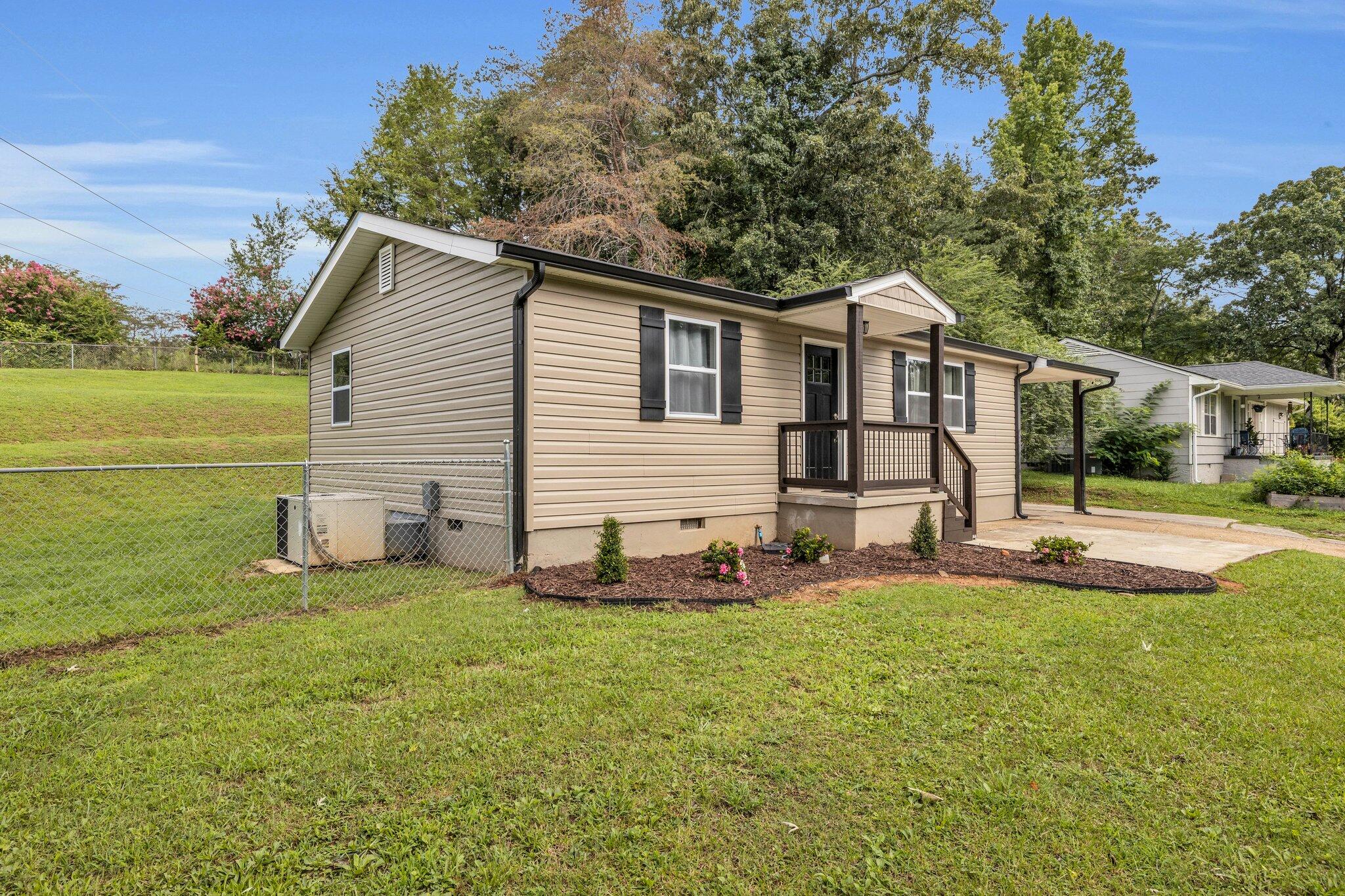 4505 Eldridge Road Hixson, TN 37343 - Photo 2 of 25 2-web-or-mls-4T1A6598
