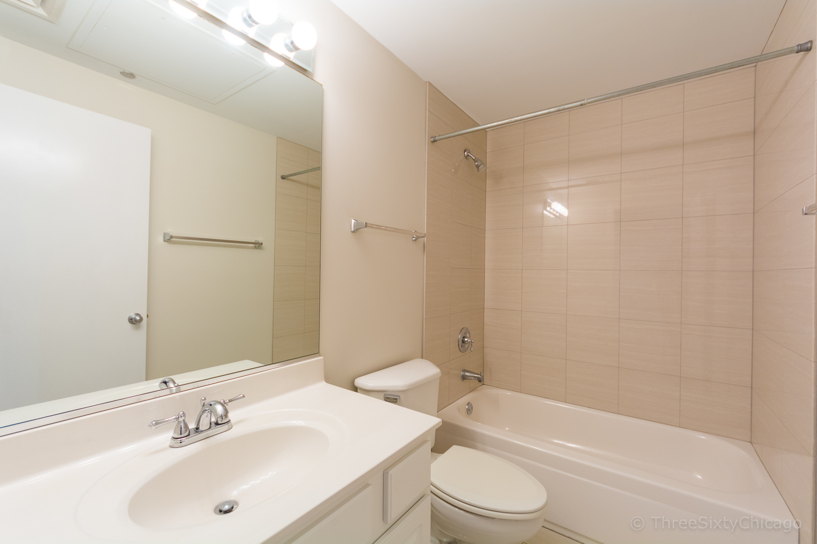 208 West Washington Street, Unit 1010 Chicago, IL 60606 - Photo 11 of 19