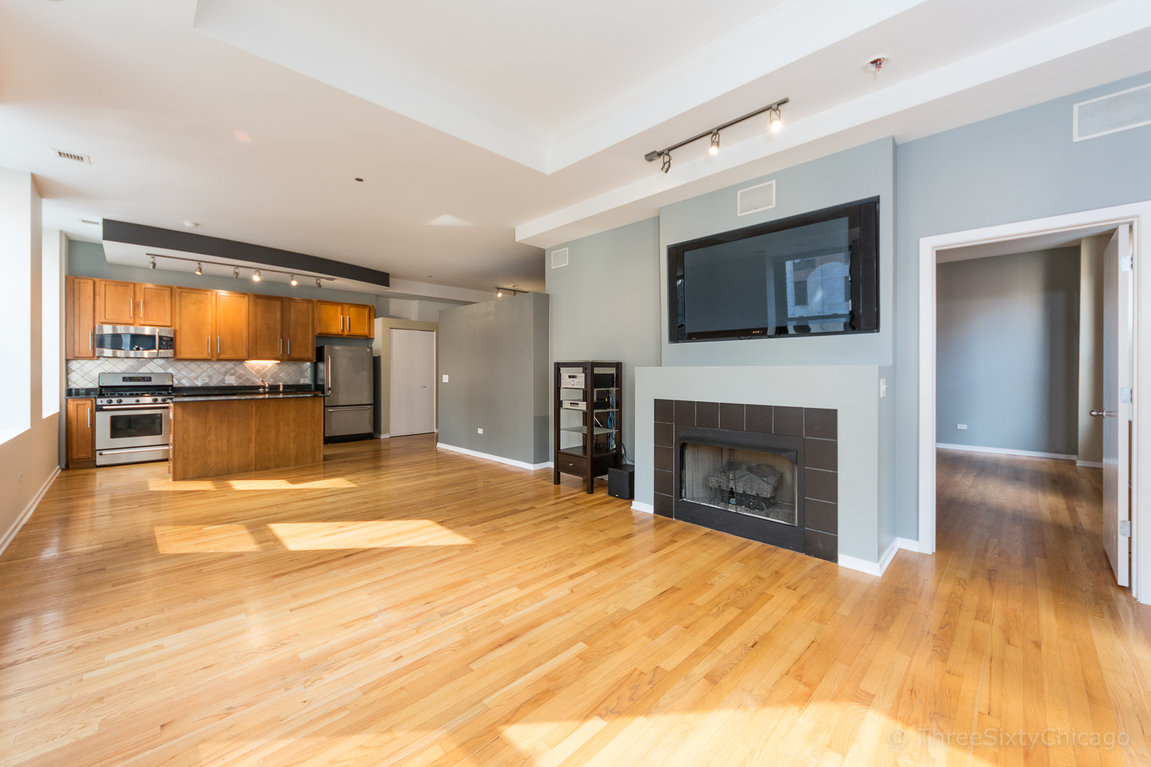 208 West Washington Street, Unit 1010 Chicago, IL 60606 - Photo 6 of 19