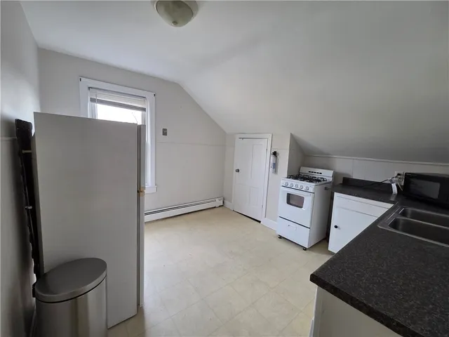 $1,500 | 292 Pleasant Street, Unit 3, East Providence, RI 02916