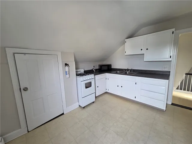 $1,500 | 292 Pleasant Street, Unit 3, East Providence, RI 02916