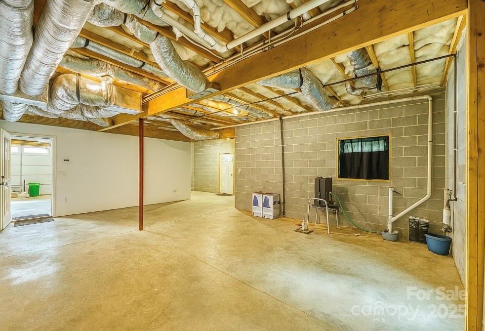 109 Beech Tree Lane Rutherfordton, NC 28139 - Photo 25 of 32 a view of a indoor garage