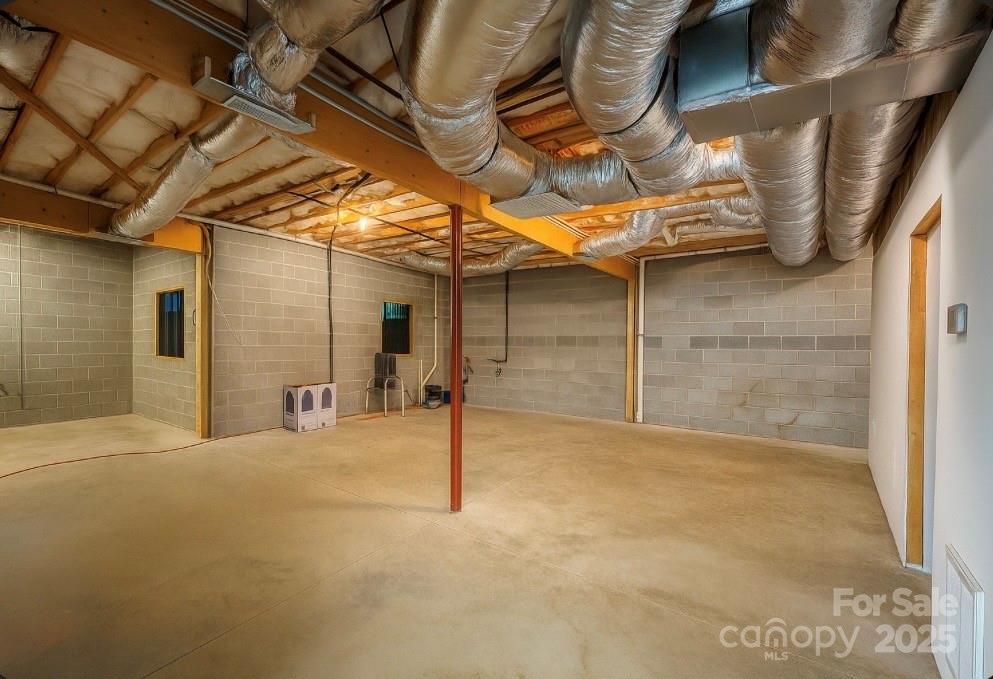 109 Beech Tree Lane Rutherfordton, NC 28139 - Photo 26 of 32 a view of a indoor garage