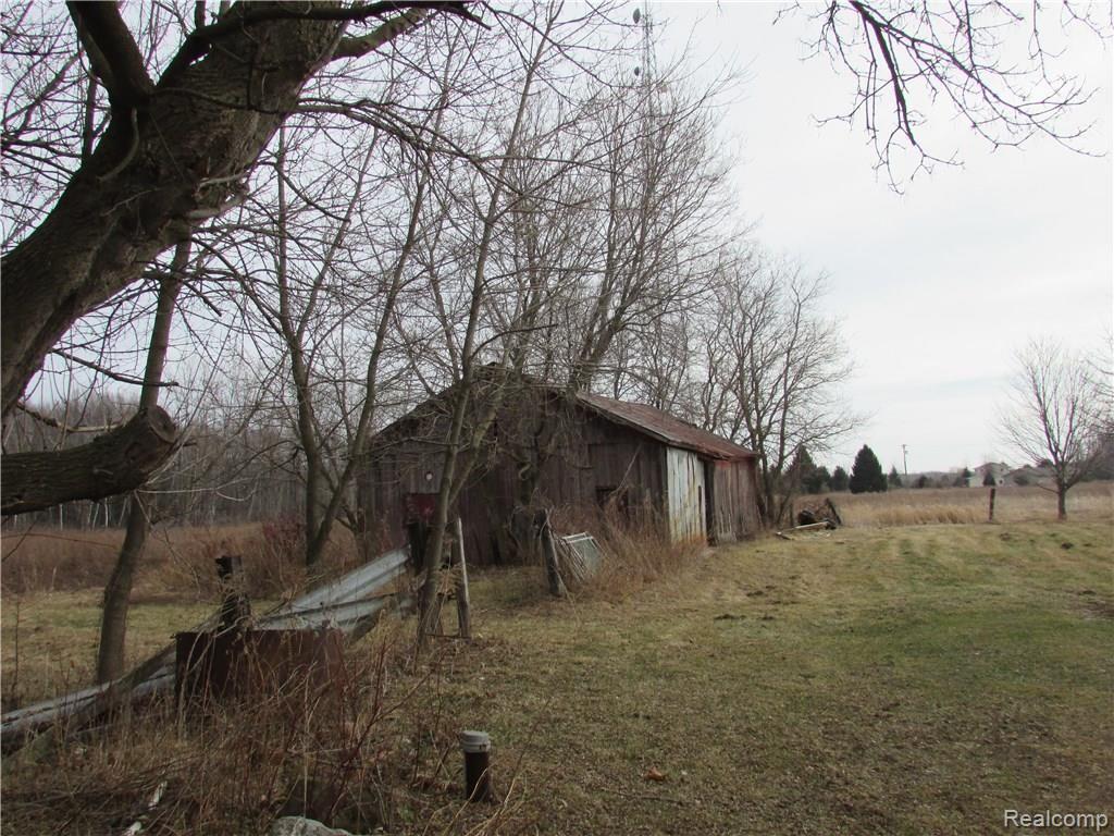 7472 North Road Fort Gratiot, MI 48059 - Photo 25 of 31 IMG_0695.JPG