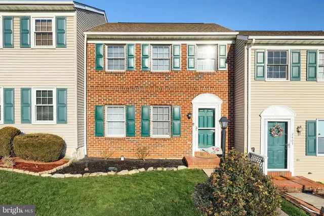 $209,900 | 2435 Woodmont Drive, York, PA 17404