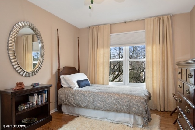 2542 Illinois Road Northbrook, IL 60062 - Photo 18 of 33
