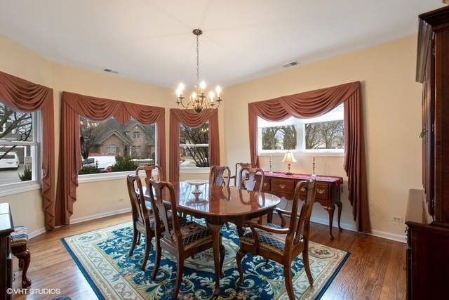 2542 Illinois Road Northbrook, IL 60062 - Photo 5 of 33