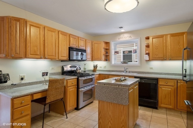 2542 Illinois Road Northbrook, IL 60062 - Photo 7 of 33