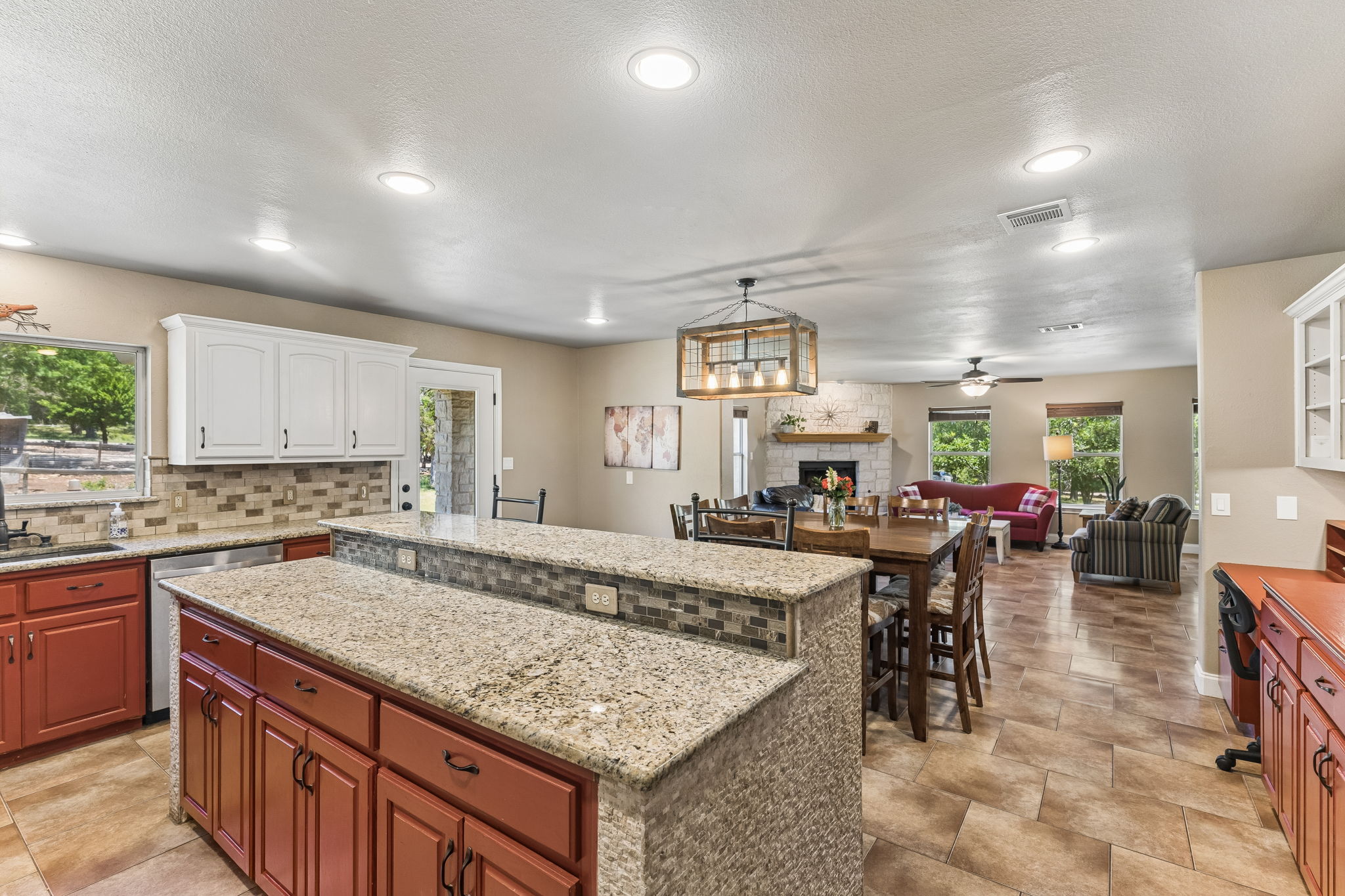 401 Twin Springs Road Georgetown, TX 78633 - Photo 14 of 40