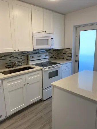 $1,800 | 4502 North Federal Highway, Unit 327C, Lighthouse Point, FL 33064