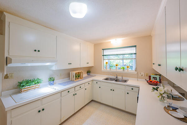 209 Homestead Lane Aiken, SC 29801 - Photo 11 of 40 Gallery Image 11