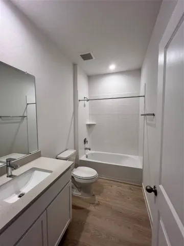 a view of a room with an empty space