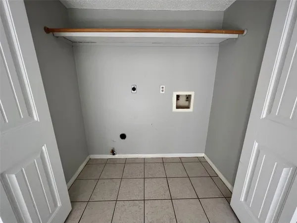 $2,350 | 38 Dusky Meadow Place, Spring, TX 77381