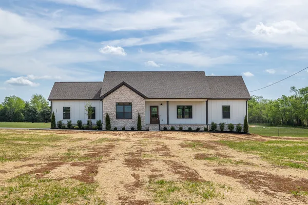 $479,900 | 3057 Nashville Highway, Lewisburg, TN 37091