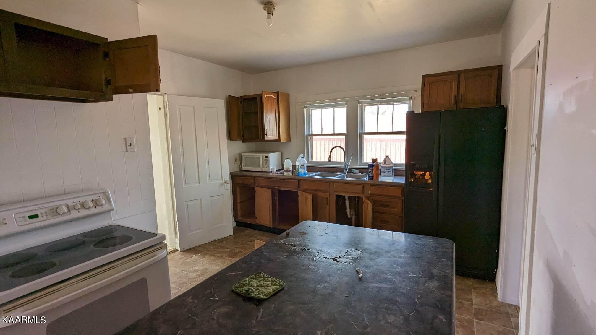 775 Meadow Branch Road Bean Station, TN 37708 - Photo 4 of 10 326417846_1384536175679073_2688071840510