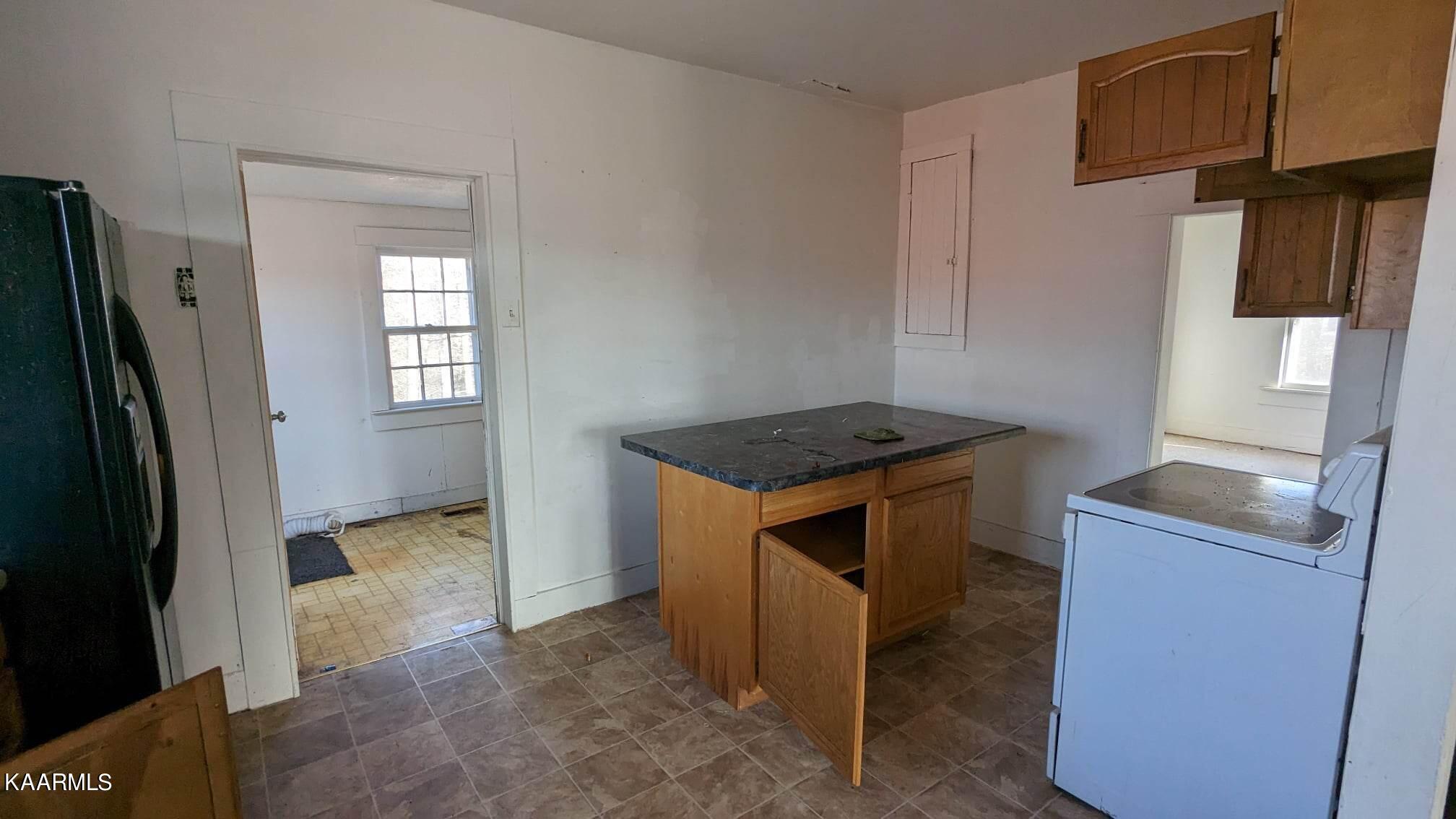 775 Meadow Branch Road Bean Station, TN 37708 - Photo 5 of 10 326249262_5796435010403700_7474002280979