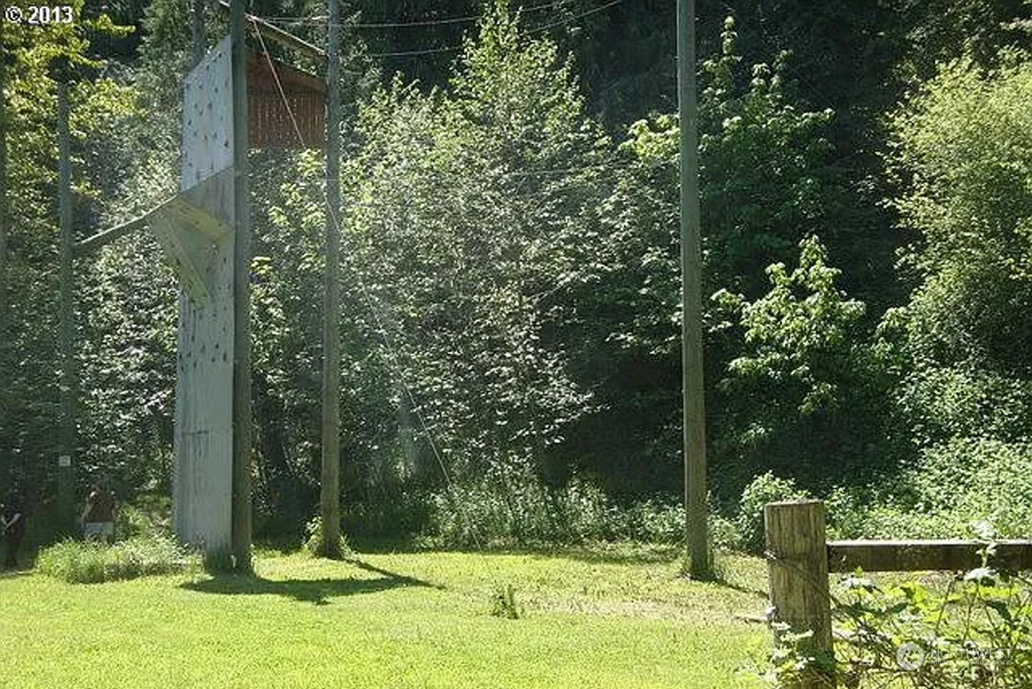 1551 East Loop Road Stevenson, WA 98648 - Photo 15 of 19 a view of fountain in a yard