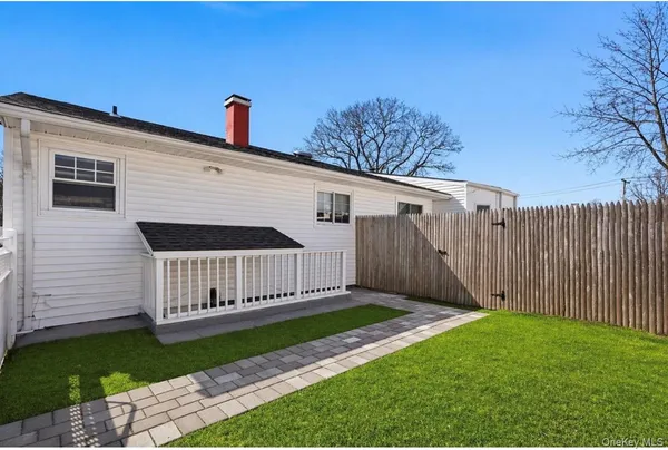 $639,999 | 205 Smithtown Polk Boulevard, Centereach, NY 11720